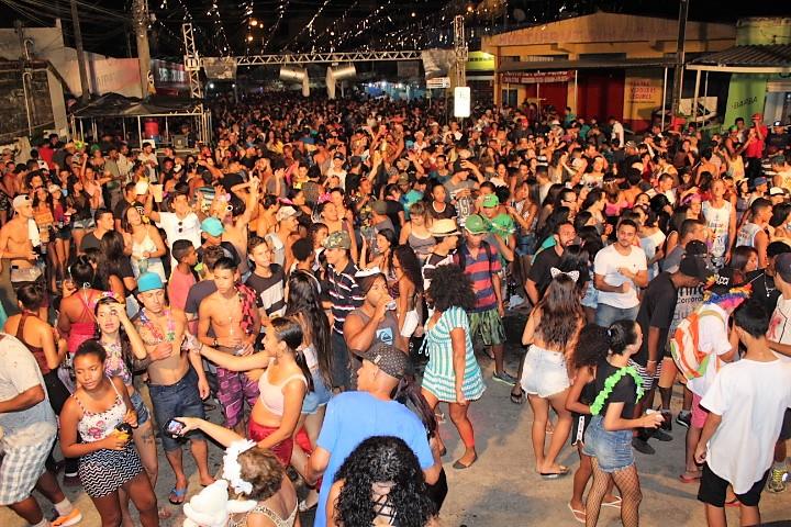 ANIMAÇÃO DOS FOLIÕES CONTINUA NO QUARTO DIA DO CARNAVAL 2019 EM PEDRO DE TOLEDO