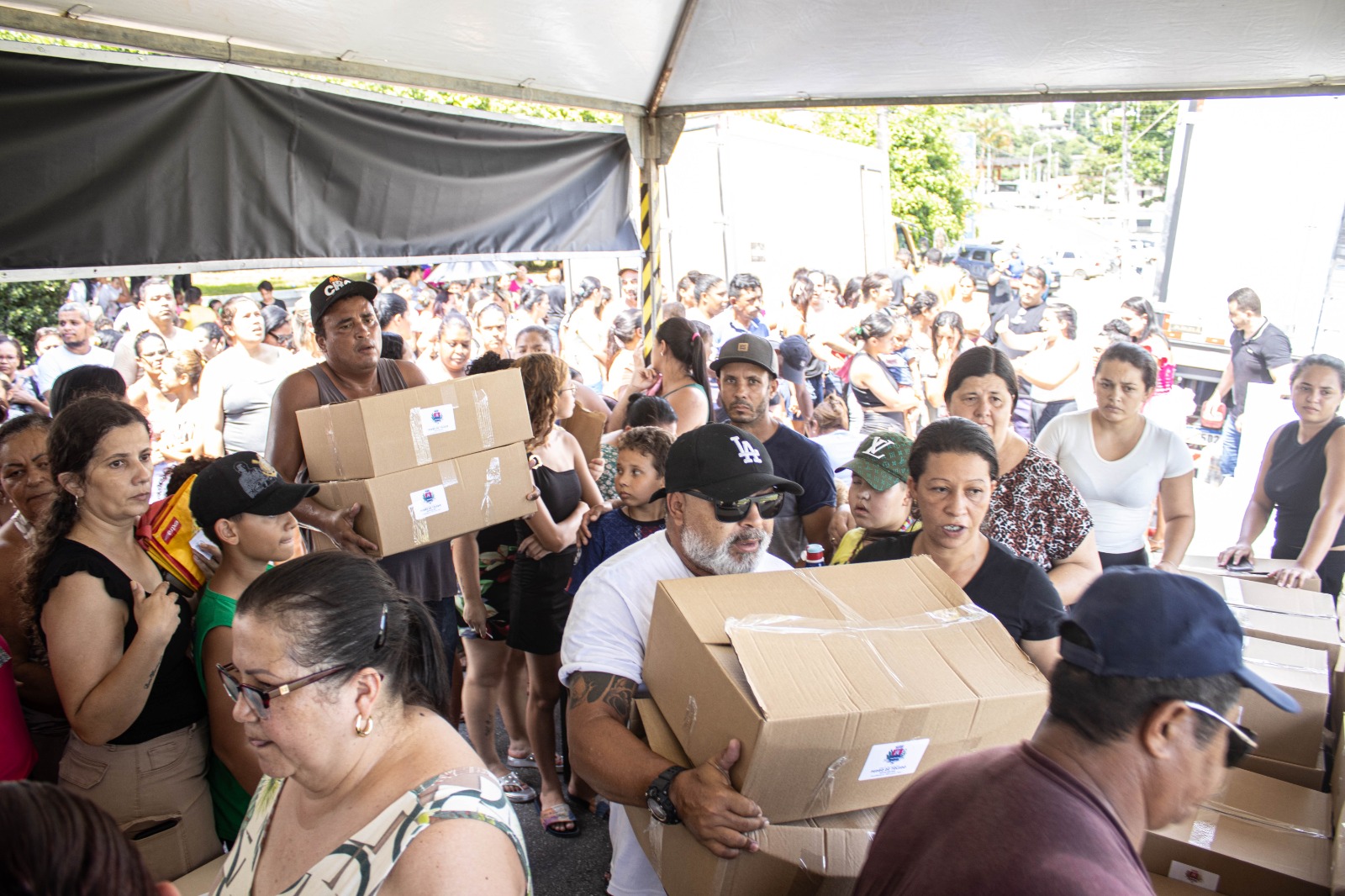 "COMIDA DE VERDADE": TODOS OS ALUNOS DA REDE MUNICIPAL RECEBEM KITS NUTRICIONAIS PARA O PERÍODO DE FÉRIAS